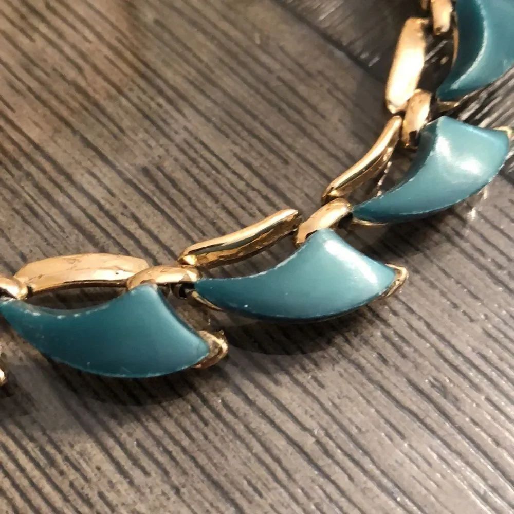 Vintage Mid Century Green Thermoset Plastic Necklace - Picture 5 of 16